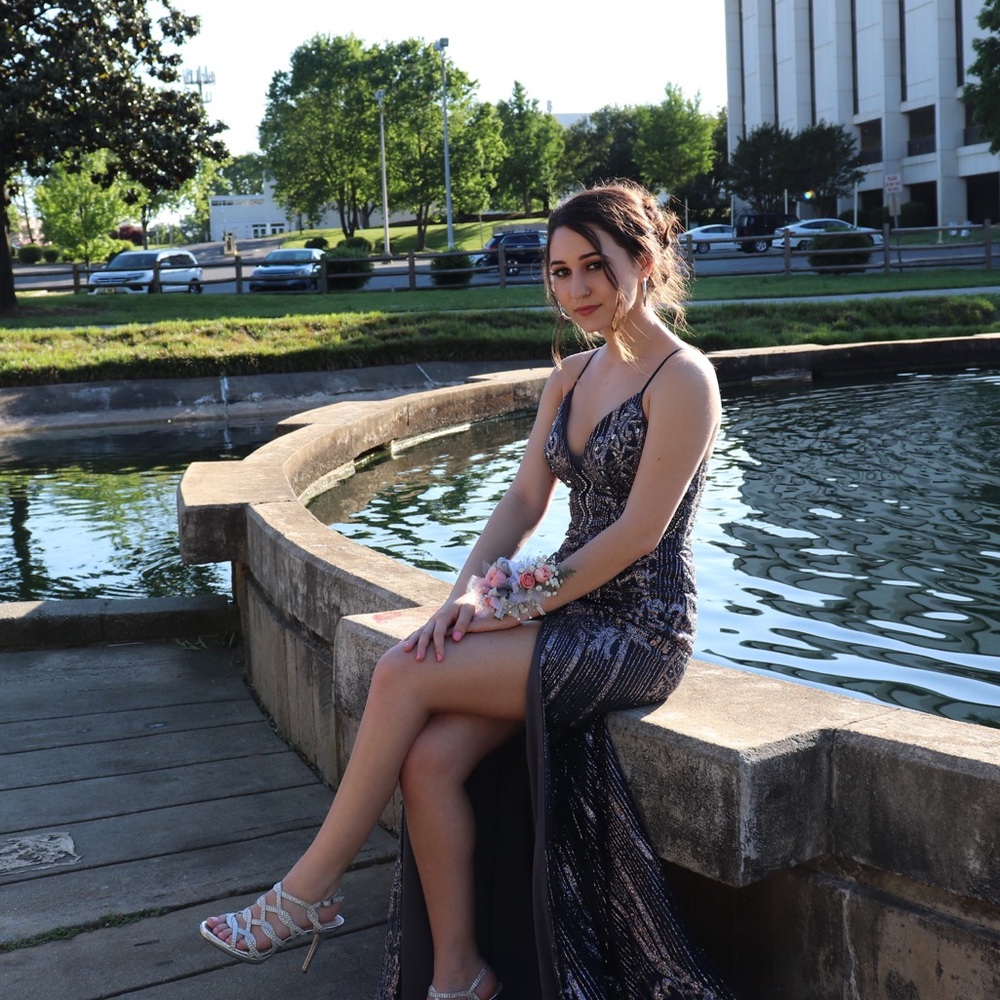 Nina Canacci size 2 prom dress